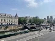 Location Appartement Quai des Grands Augustins, Paris