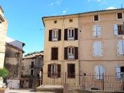 location appartement rénové 3 pièces avec balcon situé à Cl
