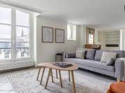 Location Appartement Rue de Bourgogne, Paris