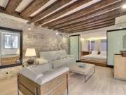 Location Appartement Rue de Turenne, Paris