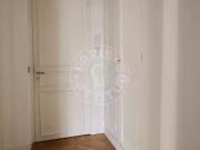 Location Appartement Rue Lamennais, Paris