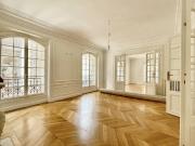 Location Appartement Rue Palatine, Paris
