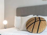 Location House Rue Saint Marc, Paris