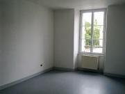 Location / Appartement Type 2 à CHARENTON DU CHER