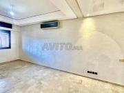 Location bel appartement vide à Guéliz