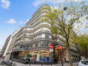 Location bureaux Paris 17 Terrasse privative et hôtesses...