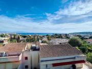 COLOCATION OU LOCATION DE SEPTEMBRE A JUIN DERNIER ETAGE...