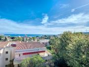 COLOCATION OU LOCATION DE SEPTEMBRE A JUIN DERNIER ETAGE...