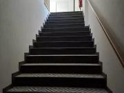 location divers, 171.9 m² au dernier étage