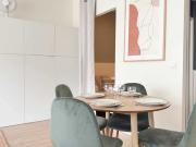 Location House Rue de Berri, Paris