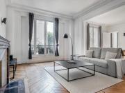 Location House Rue de Lille, Paris