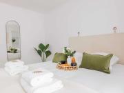 Location House Rue des Petites Écuries, Paris