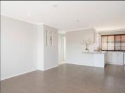 2 Bedroom PLUS Large 2nd lounge !