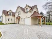 Location Maison 7 pièces 268.3 m2 La Celle Saint Cloud