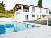 LOCATION MOUGINS