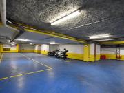 Location Place de parking 259 m2 Paris 17ème
