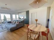 LOCATION SAISONNIÈRE MAGNIFIQUE 2P AVEC VUE MER ET VILLE