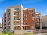 Location, Size & Sunlit Courtyard