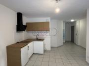 Location Très joli T2 rénové avec terrasse au calme à...