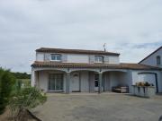 Location Villa 6 pièces 215 m2 Issel