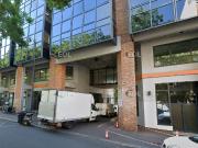 Locaux d'activité à louer Paris 11ème Proche métro... Locaux d'activité à louer Paris 11ème Proche métro...