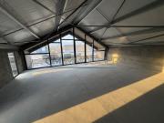 Locaux modernes de 350 m2 avec visibilité à Mont de Marsan