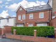 Lodge Lane, London, N12 Two Bedroom Flat To Rent £505pw...