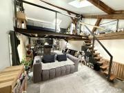 Loft 2 pièces 66 m²