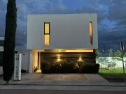 Loft amueblado en renta lujo, confort y ubicación...