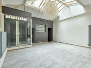 Loft avec verrière zénithale proche Square Montholon et...