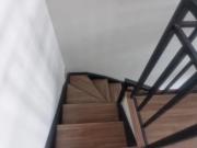 Loft com 2 suítes no miolo da granja viana