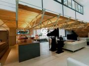 Loft d'exception, avec piscine, à deux pas du centre...