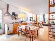 Loft élégant avec espace de travail et musique