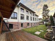 Loft mit 100 m² Wohnbereich, 40 m² Büro und Garten