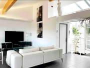 Loft meublé T4 de 106 m2 avec balcons Parking