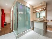 Loft with Jacuzzi and Sauna in the heart of the city,...