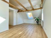 Loftartige 2 Zimmer Dachgeschosswohnung in der Innenstadt