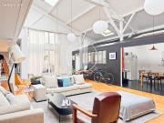 Loft/atelier/surface 9 pièces 327 m²