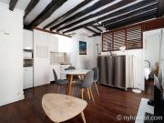 Logement à Paris, Location meublée T2 Le Marais PA 2281