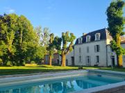 Logis charentais au cadre enchanteur 350m² Saint Jean...