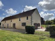Loiret, corps de ferme sur 39 ha prés, bois, étang,...