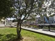 Loja à venda na Praça dos Poveiros na baixa do Porto