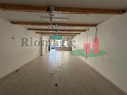 Loja ampla com WC em Loures