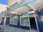 Loja ampla com WC em Loures