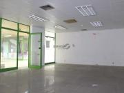 Loja ampla em Centro Comercial Palmeiras