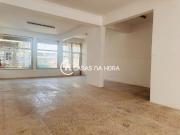 Loja / Armazém com Montra para a Rua no Feijó