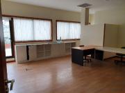 Loja C/ Terraço e 5 salas e WC privativo junto ao Metro...