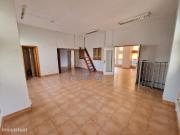 Loja com 104m2 c/ BOX | Santo Antnio dos Cavaleiros Loures