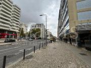 Loja com 78 m2 com rentabilidade de 5,22% em Benfica |...