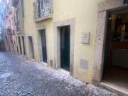 Loja com Esplanada no Corao de Alfama